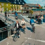 Le pont papillon à 3 voies pour les piétons et les vélos.