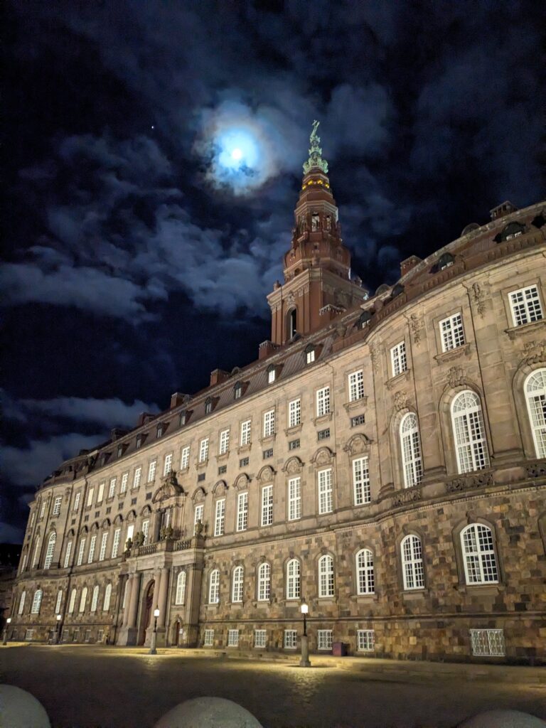 Palais de Christianborg de nuit