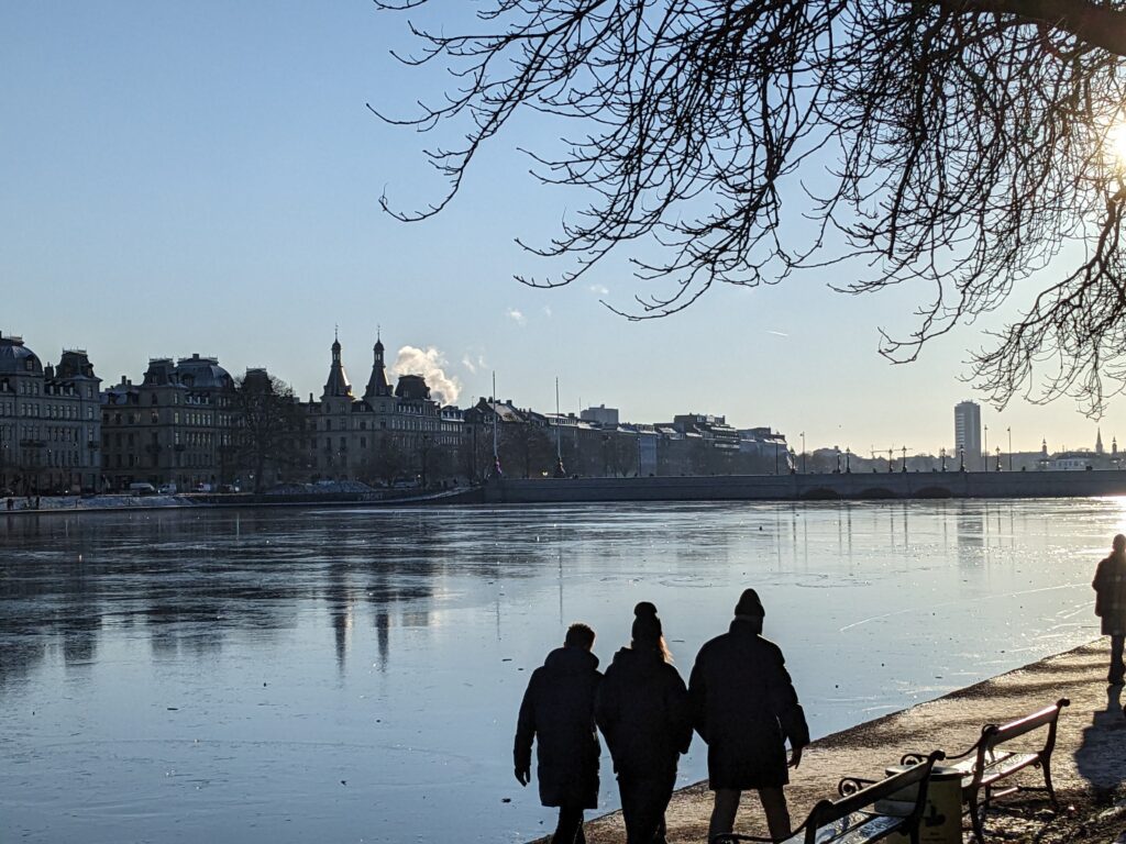 Les lacs en hiver, un parc le long de Copenhague