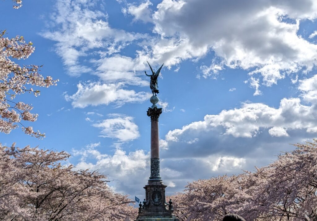 Colonne d'Ivar Huitfeldt dans le parc de Langelinie