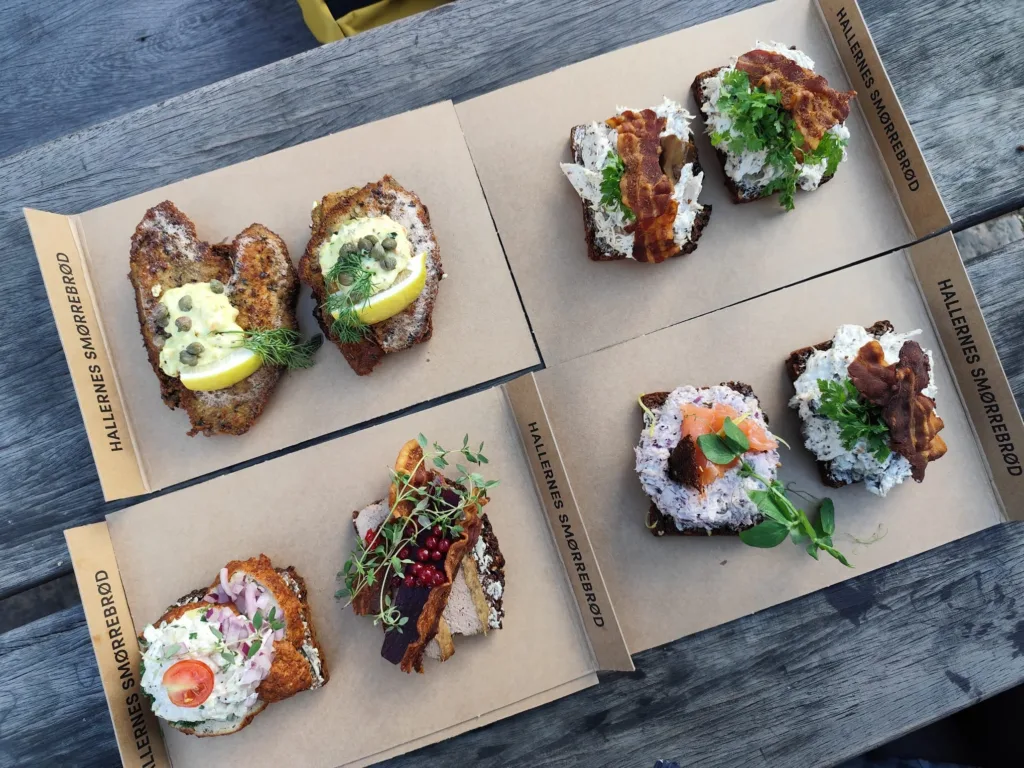 les Smørrebrød, typique de la cuisine danoise et ce que mangent les danois.