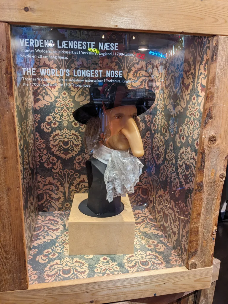 l'homme avec le plus long nez du monde - musée Ripley Believe it or not